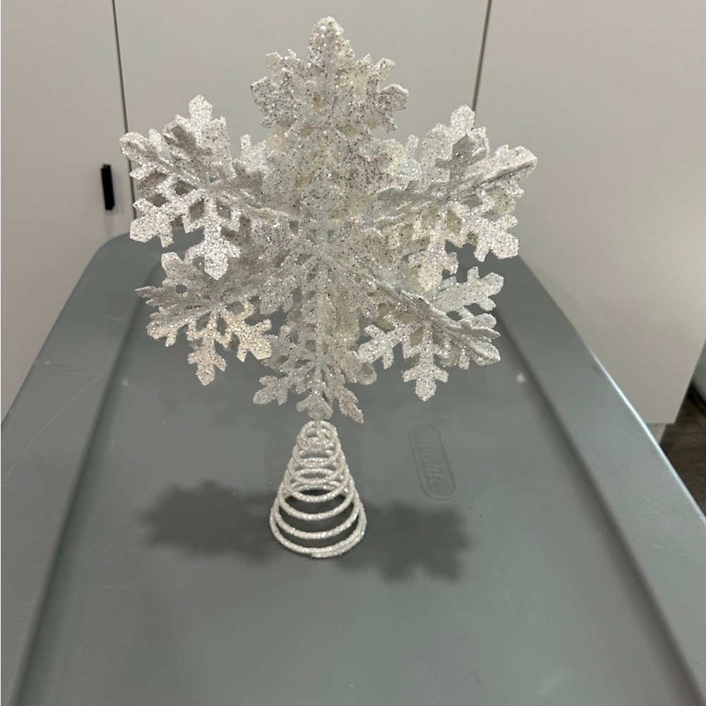 Elegant Snowflake Tree Topper